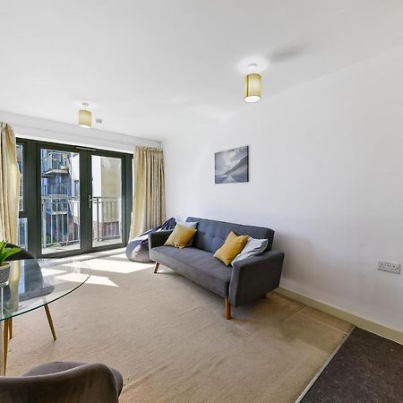 Appartamento Luxe 1 Bed Flat 5 Mins To Stratford - Free Parking Londra Esterno foto